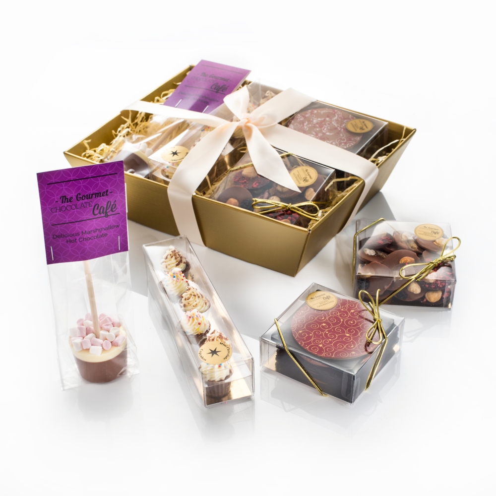 Our beautiful Café Hamper includes Topitoffs, Palet Gourmands and Mini Chocolate Cupcakes